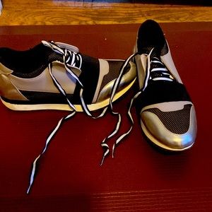 👟Get these gorgeous sneakers 👟